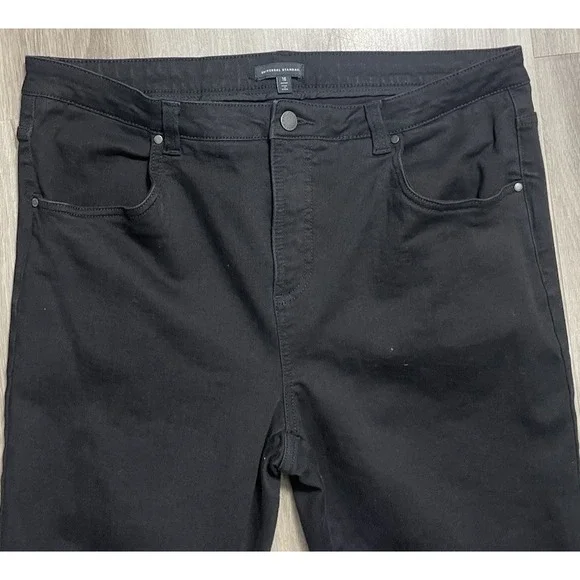 Universal Standard Black High Rise Women Jeans - Picture 4 of 8
